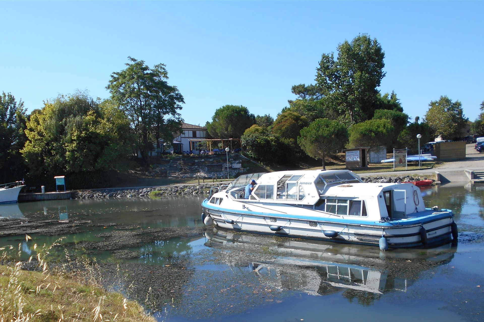 LOCATION PENICHE A LA SEMAINE ET WEEK END CANAL LOT ET GARONNE