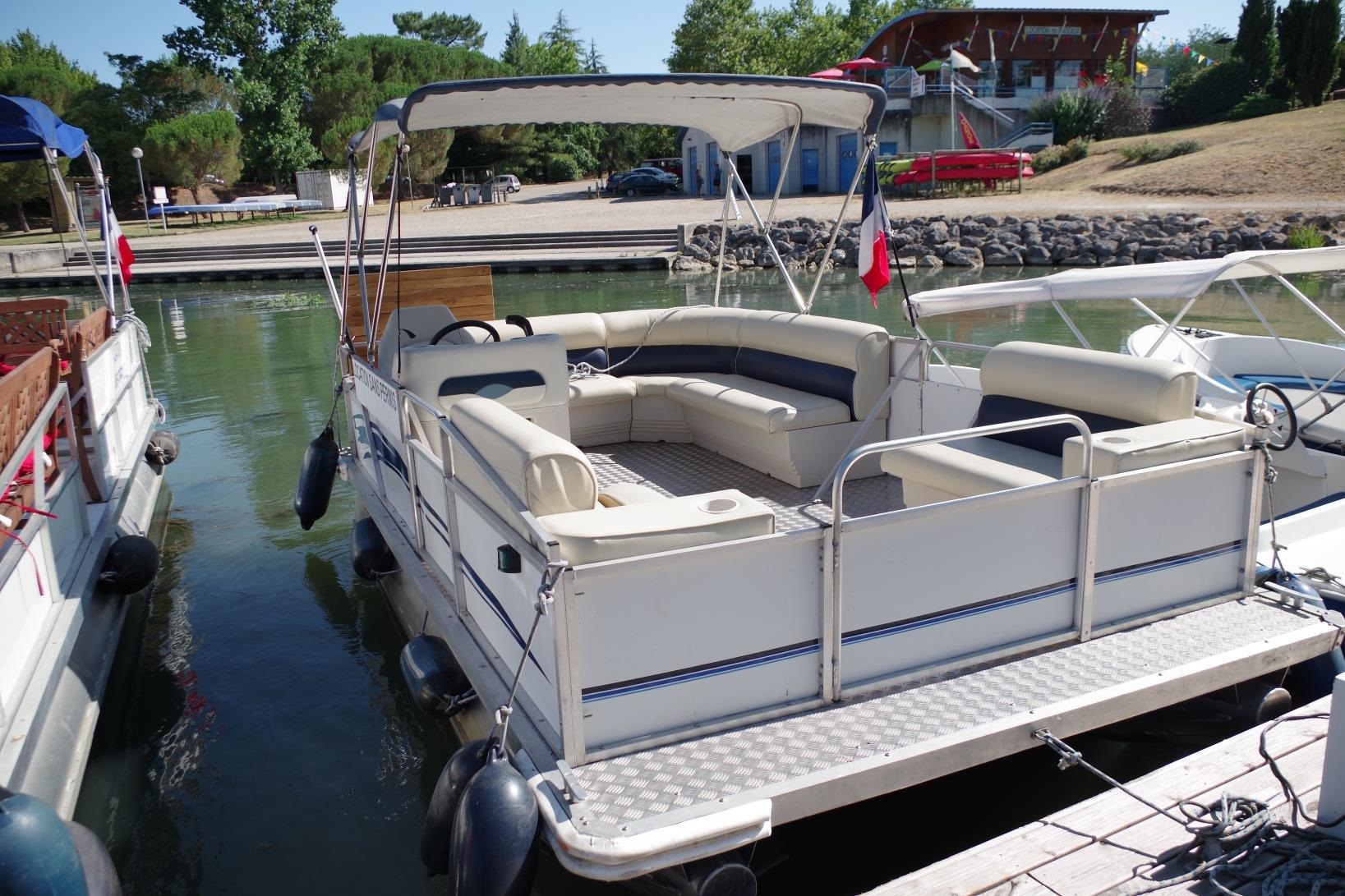 REPAS SUR UN BATEAU LOT ET GARONNE